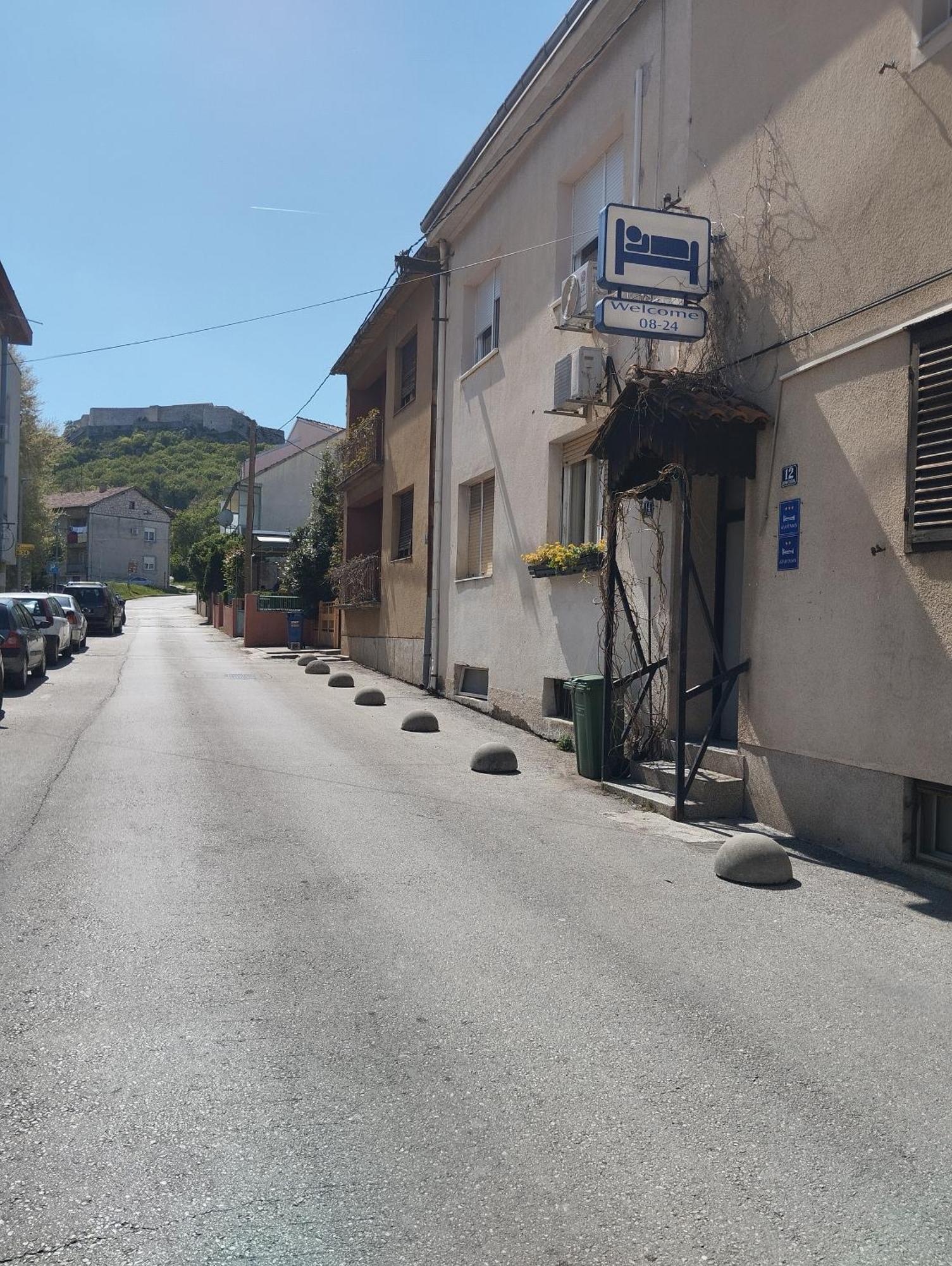 Jasna1 Apartman Knin Kültér fotó