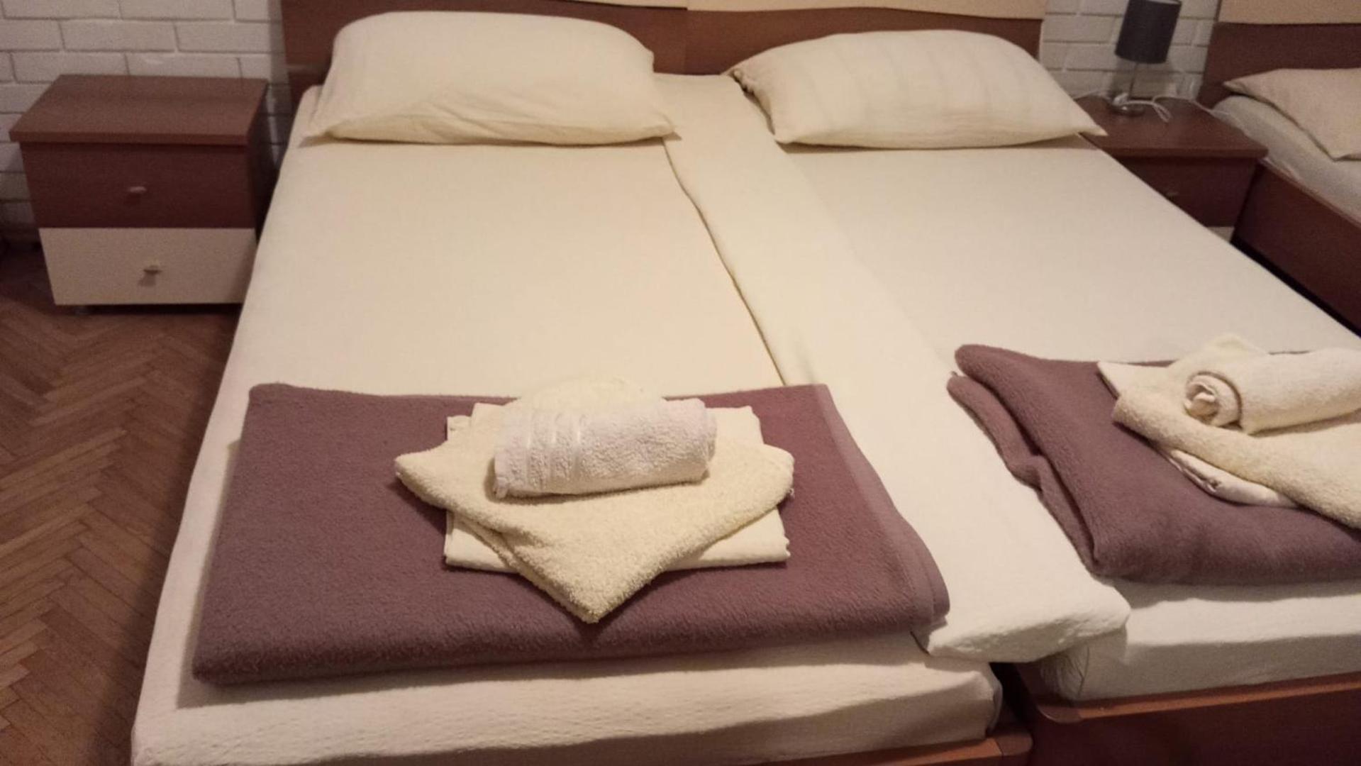 Jasna1 Apartman Knin Szoba fotó