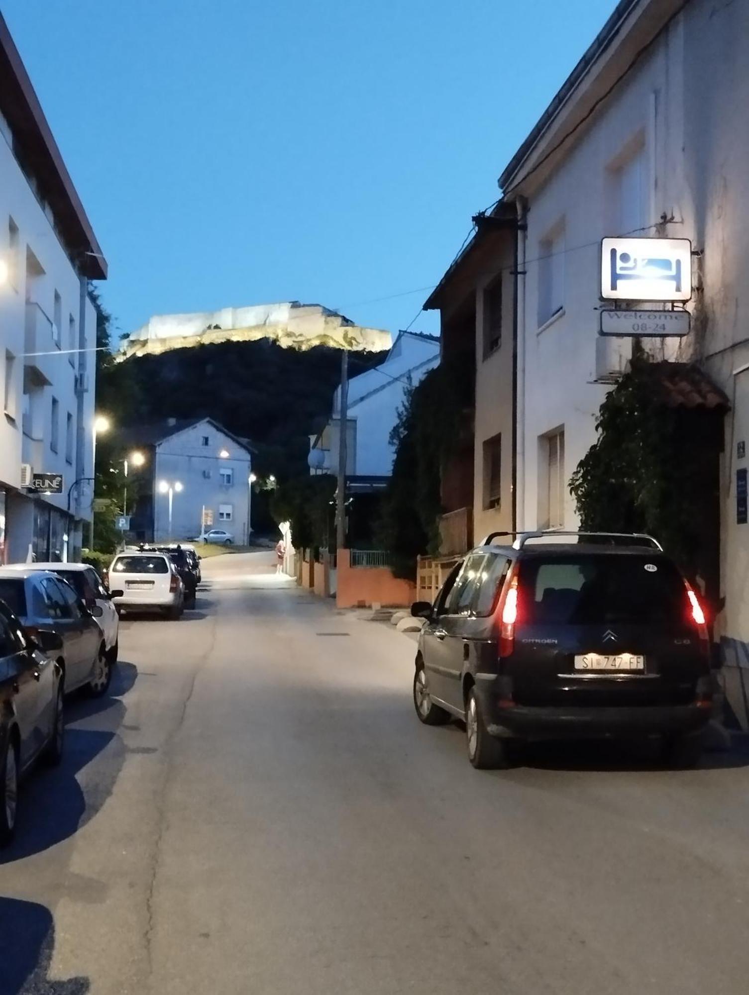 Jasna1 Apartman Knin Kültér fotó